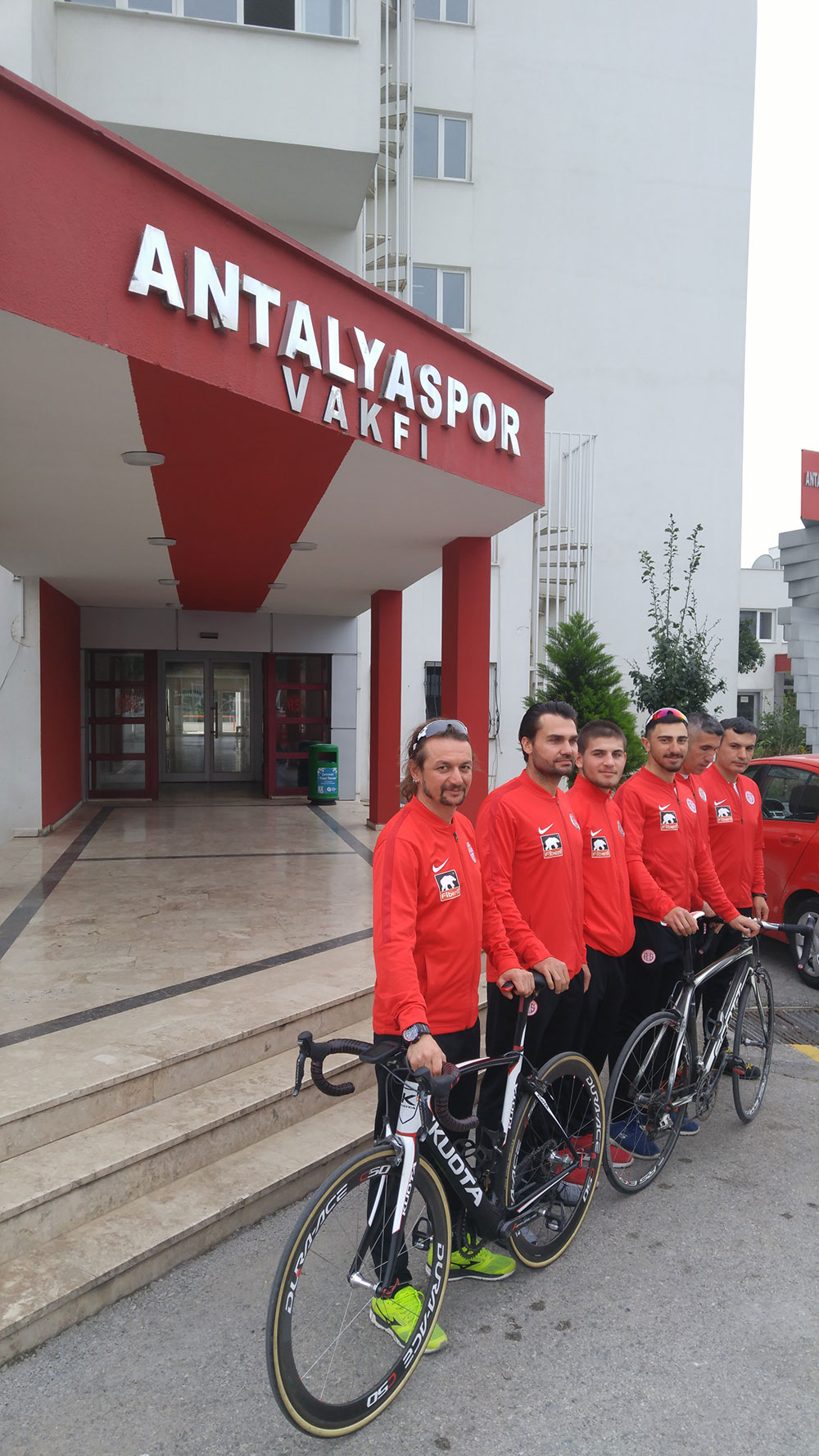 Fiberli Renews Sponsorship with Antalyaspor Cycling Team.